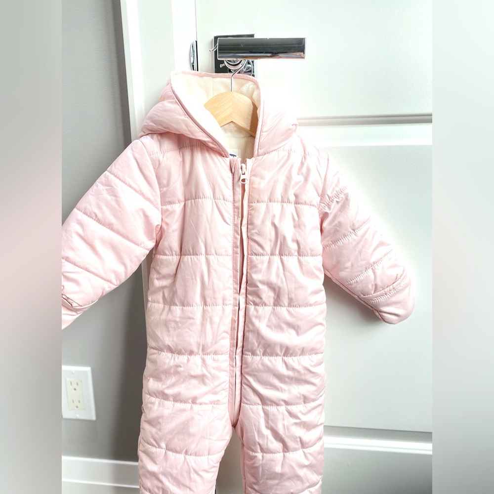 Old Navy Snowsuit - Fleece lined bodice and legs - Size 12-18 months